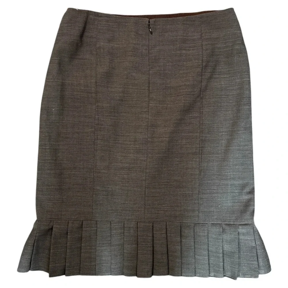 AKRIS Pleated Wool Knee Length Skirt  Size 10